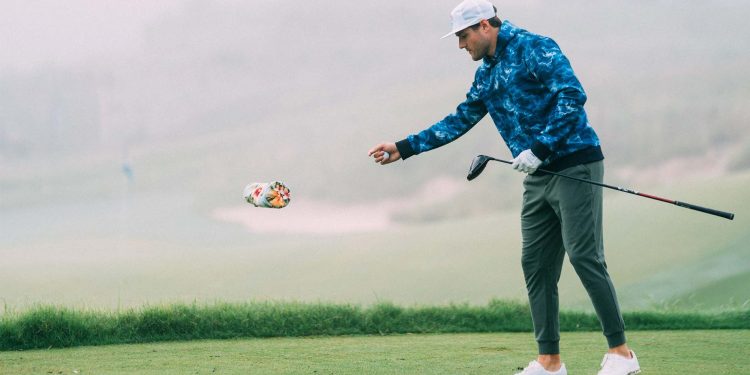 Must-Have Gears to Protect Yourself from the Sun When Golfing