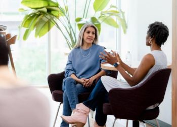 What career paths are available for mental health counselors?